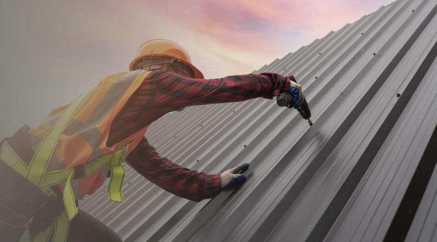 Professional gutter cleaning in Ennis, TX